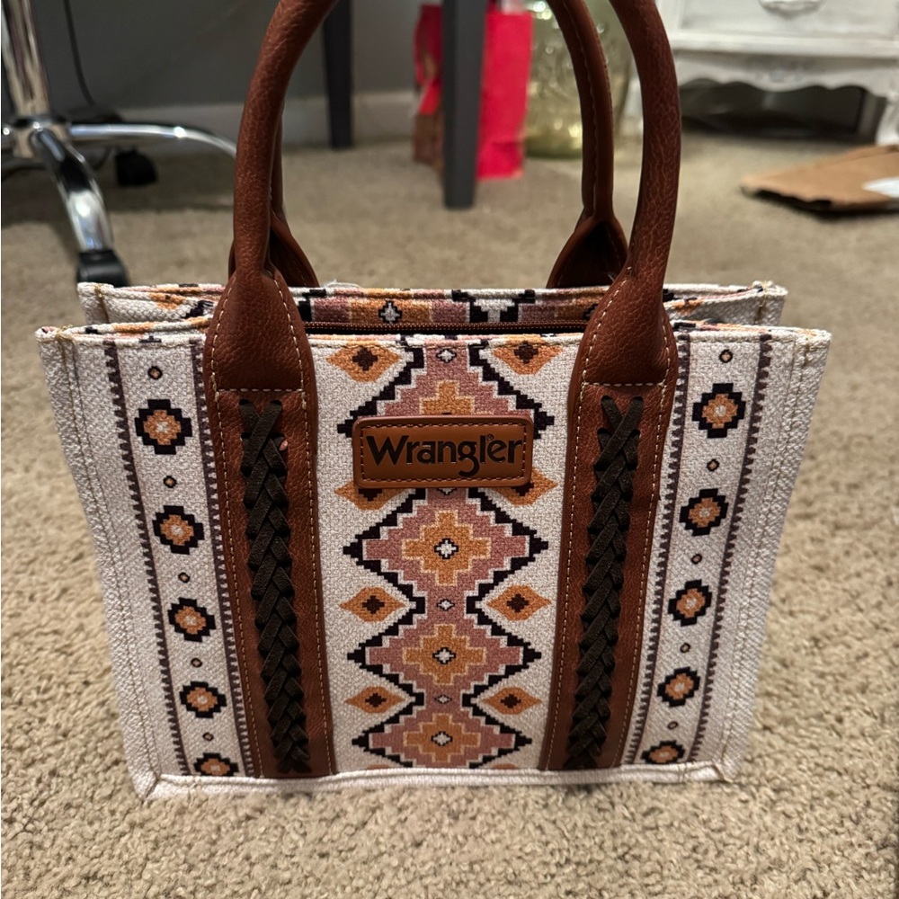 Wrangler Rustic Aztec Print Tote Bag in Brown and Cream